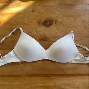 SKIMS Wireless Form Push Up Plunge Bra in Sand (34D)
